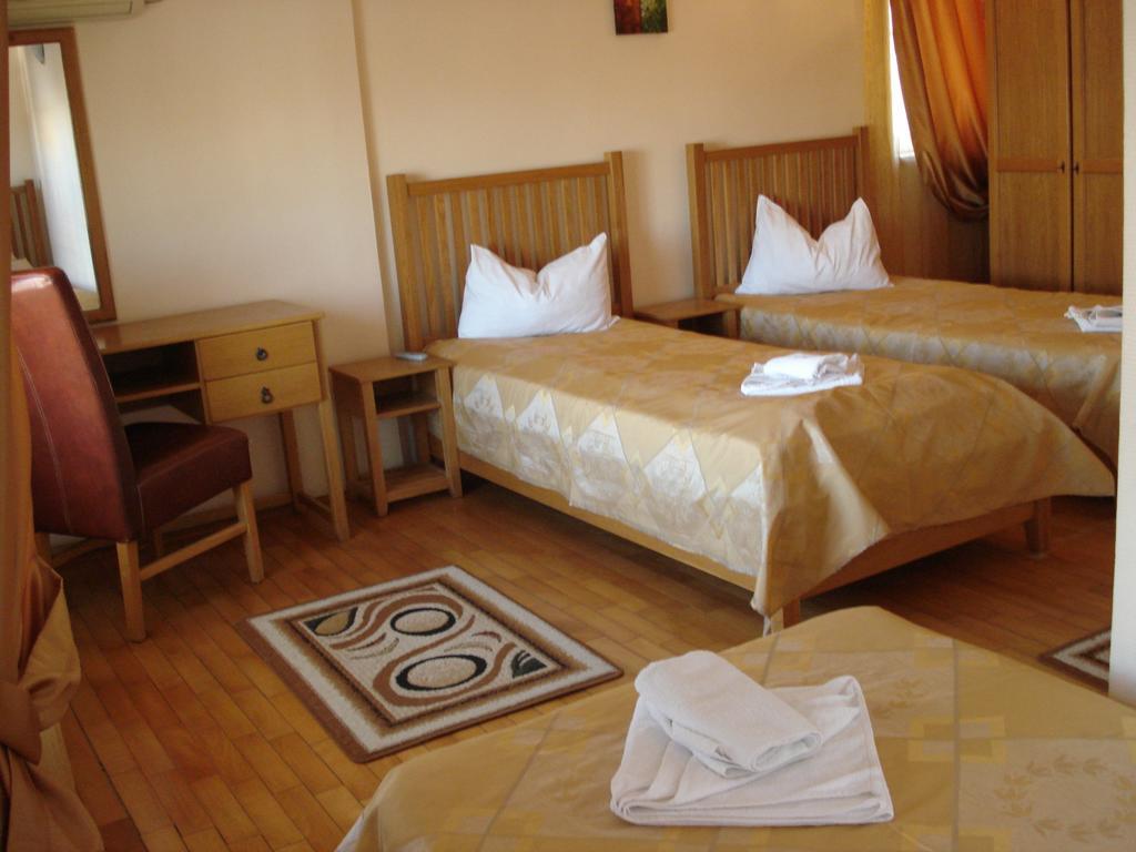 Villa Edel Constanta Room photo